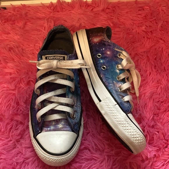 Converse All Star women’s Cosmic Galaxy print low top sneakers size 6 - Picture 1 of 12